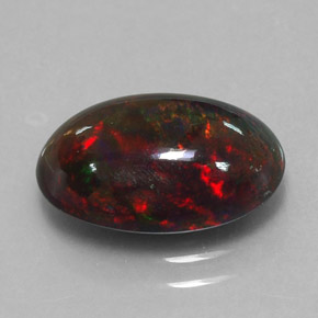 2.60カラットの天然マルチカラーブラックオパール（13×8.3 mm・オーバルカット）