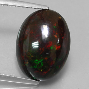 4.47カラットの天然マルチカラーブラックオパール（15.2×11.5 mm・オーバルカット）