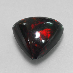 4.00カラットの天然マルチカラーブラックオパール（12.5×11.8 mm・トリリアント）