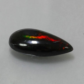 2.19カラットの天然マルチカラーブラックオパール（15×7.6 mm・洋梨の形）