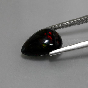 1.72カラットの天然マルチカラーブラックオパール（11.6×8.2 mm・洋梨の形）