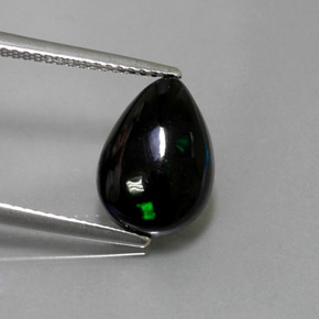 2.38カラットの天然マルチカラーブラックオパール（12.8×8.9 mm・洋梨の形）