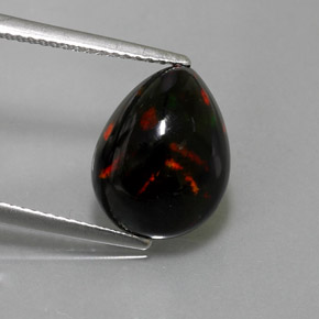 2.96カラットの天然マルチカラーブラックオパール（13.2×10.2 mm・洋梨の形）