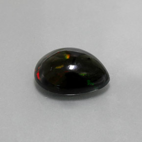 2.96カラットの天然マルチカラーブラックオパール（13.2×10.2 mm・洋梨の形）