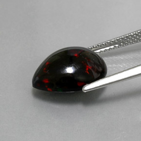 2.96カラットの天然マルチカラーブラックオパール（13.2×10.2 mm・洋梨の形）