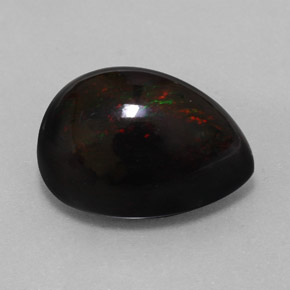 9.42カラットの天然マルチカラーブラックオパール（17.4×12.8 mm・洋梨の形）