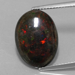 3.60カラットの天然マルチカラーブラックオパール（16.3×12 mm・オーバルカット）