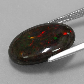 3.60カラットの天然マルチカラーブラックオパール（16.3×12 mm・オーバルカット）