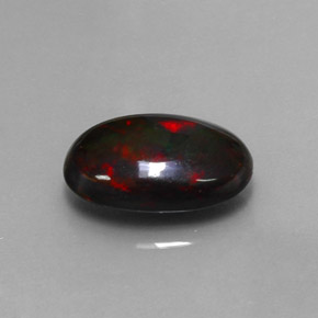 3.80カラットの天然マルチカラーブラックオパール（15.2×9.5 mm・オーバルカット）