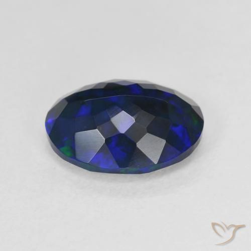 2.17カラットの天然マルチカラーブラックオパール（11.5×8.8 mm・オーバルカット）