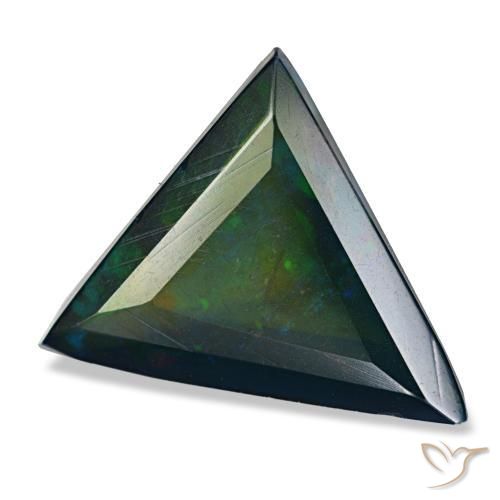 3.13カラットの天然マルチカラーブラックオパール（13.8×13.8 mm・トリリアント）