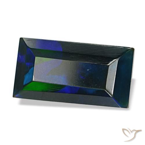 2.54カラットの天然マルチカラーブラックオパール（12.9×6.7 mm・バゲット）