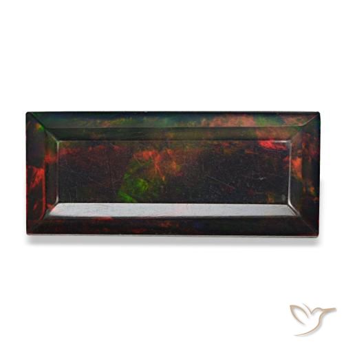 3.89カラットの天然マルチカラーブラックオパール（10.8×7.2 mm・バゲット）