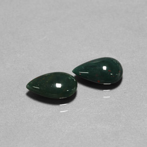 カラットの天然斑点のある緑ブラッドストーン（9.8×6.2 mm・洋梨の形）