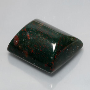 18.65カラットの天然斑点のある緑ブラッドストーン（17.2×15.2 mm・バゲット）
