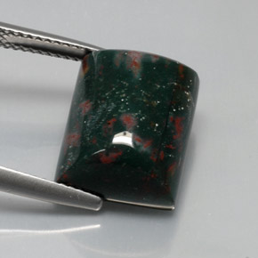 10.72カラットの天然斑点のある緑ブラッドストーン（14.9×11.3 mm・バゲット）