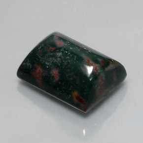 10.72カラットの天然斑点のある緑ブラッドストーン（14.9×11.3 mm・バゲット）