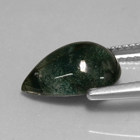 2.71カラットの天然斑点のある緑ブラッドストーン（11.9×8 mm・洋梨の形）