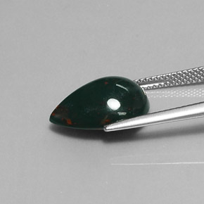 6.05カラットの天然斑点のある緑ブラッドストーン（15×11.3 mm・洋梨の形）