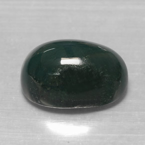 7.81カラットの天然斑点のある緑ブラッドストーン（14.5×10.2 mm・オーバルカット）
