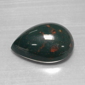 12.07カラットの天然斑点のある緑ブラッドストーン（18.5×13.8 mm・洋梨の形）