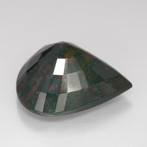 48.41カラットの天然斑点のある緑ブラッドストーン（28.6×25.9 mm・洋梨の形）