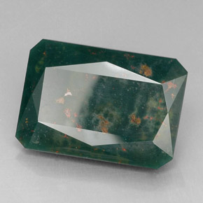21.75カラットの天然斑点のある緑ブラッドストーン（21.1×14.7 mm・エメラルドカット）