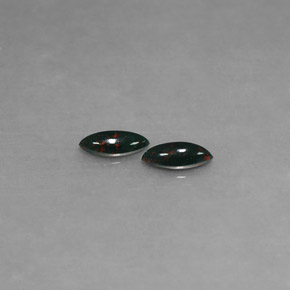 カラットの天然斑点のある緑ブラッドストーン（7.1×3.1 mm・マーキス）