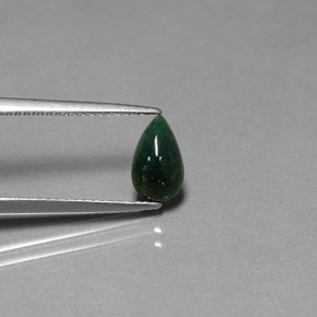 0.72カラットの天然斑点のある緑ブラッドストーン（8.4×5.1 mm・洋梨の形）