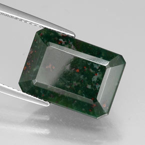 8.39カラットの天然斑点のある緑ブラッドストーン（15.6×11.3 mm・エメラルドカット）