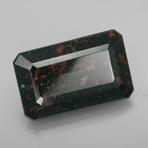 15.14カラットの天然斑点のある緑ブラッドストーン（19.4×12.2 mm・エメラルドカット）