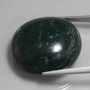 34.59カラットの天然斑点のある緑ブラッドストーン（22.3×20.4 mm・オーバルカット）