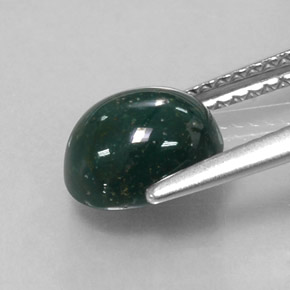 1.90カラットの天然斑点のある緑ブラッドストーン（8.3x6.8 mm・オーバルカット）