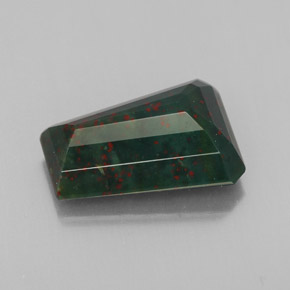 3.76カラットの天然斑点のある緑ブラッドストーン（12.6×9.1 mm・ファンシーシェイプ）