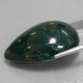61.31カラットの天然斑点のある緑ブラッドストーン（34.4×23.2 mm・洋梨の形）