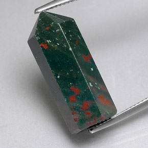 17.51カラットの天然斑点のある緑ブラッドストーン（23.6×9.9 mm・ファンシーシェイプ）