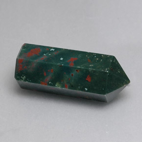 17.51カラットの天然斑点のある緑ブラッドストーン（23.6×9.9 mm・ファンシーシェイプ）