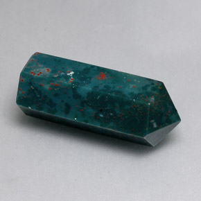 20.34カラットの天然斑点のある緑ブラッドストーン（25.2×10.2 mm・ファンシーシェイプ）