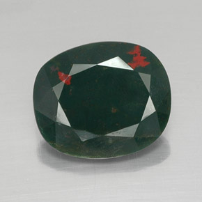 8.85カラットの天然斑点のある緑ブラッドストーン（16.2×13.7 mm・オーバルカット）