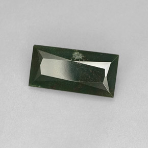 3.19カラットの天然斑点のある緑ブラッドストーン（14.4×7.2 mm・バゲット）