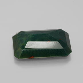 8.92カラットの天然斑点のある緑ブラッドストーン（17.4×11 mm・エメラルドカット）