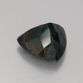 4.76カラットの天然斑点のある緑ブラッドストーン（11.9×11.8 mm・トリリアント）