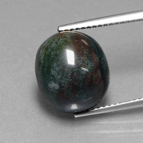 8.25カラットの天然斑点のある緑ブラッドストーン（12.4×10.8 mm・オーバルカット）