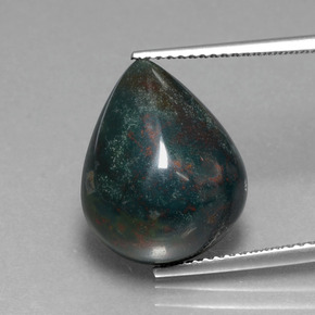 9.51カラットの天然斑点のある緑ブラッドストーン（16.3×13.3 mm・洋梨の形）