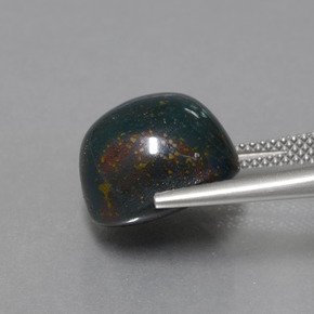 10.68カラットの天然斑点のある緑ブラッドストーン（12.8×11.6 mm・オーバルカット）