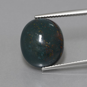 11.31カラットの天然マルチカラーグリーンブラッドストーン（14.7×12.7 mm・オーバルカット）