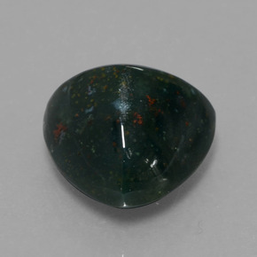 7.65カラットの天然斑点のある緑ブラッドストーン（12.8×12.8 mm・トリリアント）