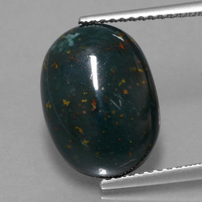 6.78カラットの天然斑点のある緑ブラッドストーン（14×10.3 mm・オーバルカット）
