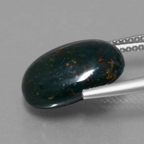6.78カラットの天然斑点のある緑ブラッドストーン（14×10.3 mm・オーバルカット）