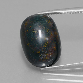 8.99カラットの天然斑点のある緑ブラッドストーン（14.5×10 mm・オーバルカット）